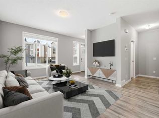 5 Copperstone Vlg SE, Calgary, AB T2Z 5E3