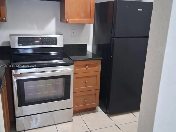 4251 NW 5th St APT 112, Fort Lauderdale, FL 33317