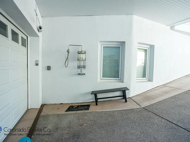Pine St — Photo 17