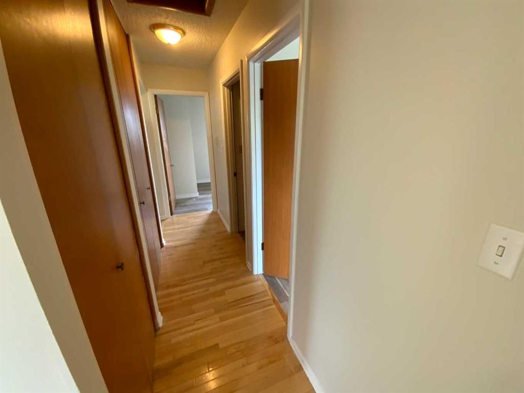 521 N 4th St SE, Three Hills, AB - More
