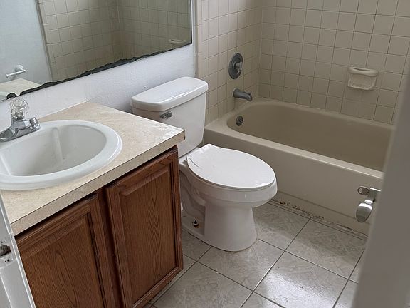 3rd image of 2387 Whispering Maple Dr