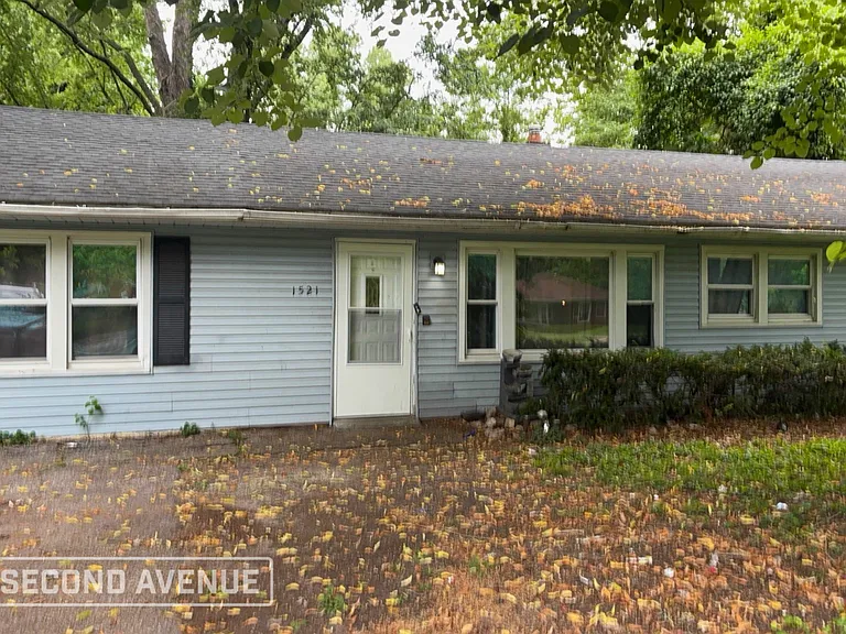 1521 Trampe Ave — Photo 1