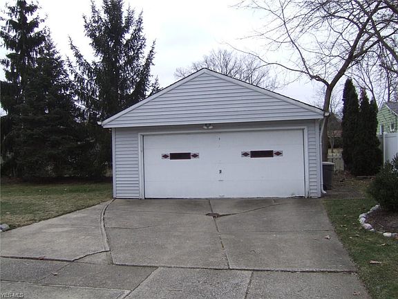 4th image of 24377 Maria Ln