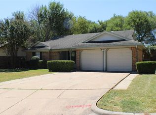 102 Iberis Ct, Arlington, TX 76018