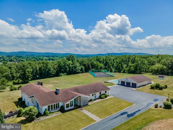 4 Home Rd, Abbottstown, PA 17301