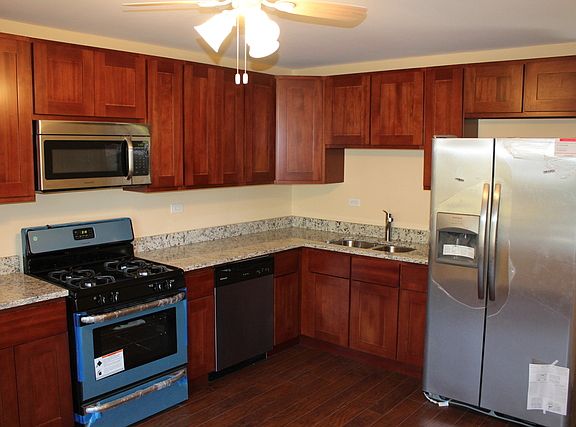 3rd image of 1022 Brentwood Dr