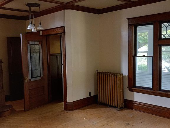 3rd image of 2202 Marshall Ave