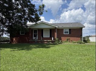 637 Sheehy Rd, Mc Ewen, TN 37101