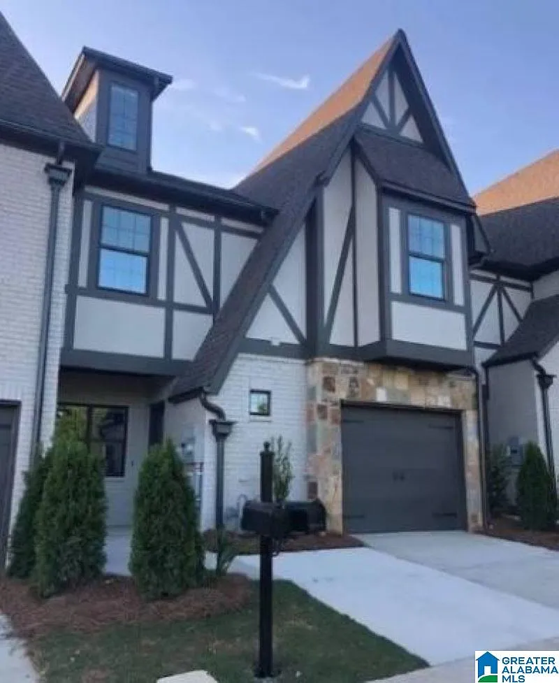 3 bed, 2.5 bath, 1674 sqft, $2,665 — Photo 1