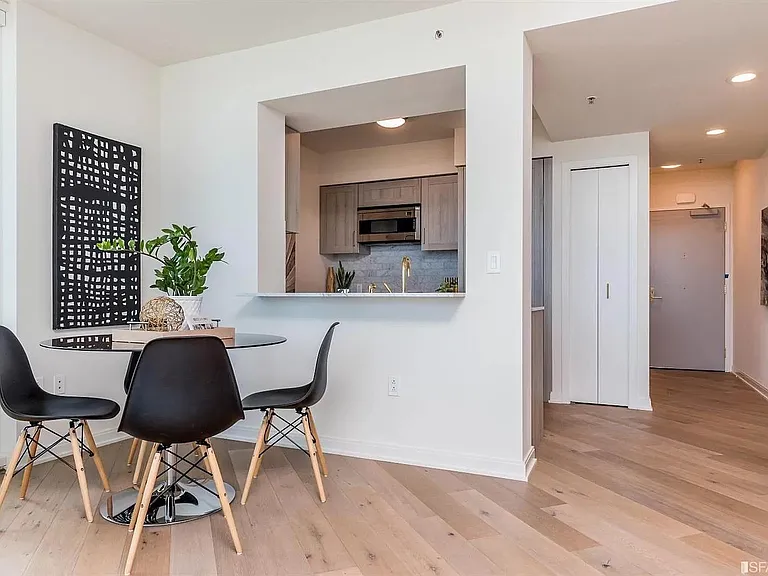 401 Harrison St #19F — Photo 6