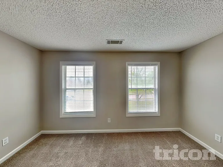 1055 Maria Dr — Photo 14