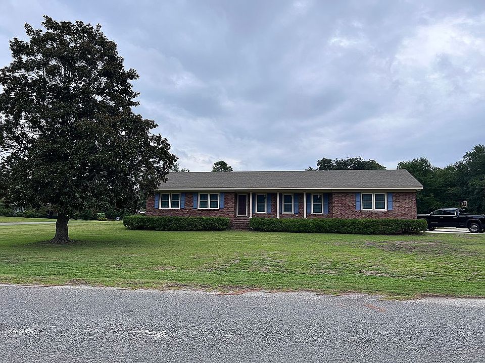 1st image of 805 Sandy Hill Dr