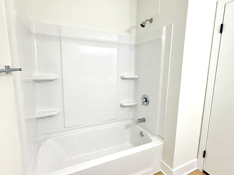 1820 Hudson Ave #17 — Photo 11