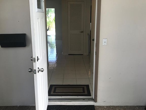 2nd image of 3129 N Palm Aire Dr