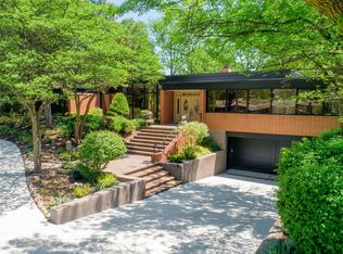 7 Heather Ln, Oak Brook, IL 60523