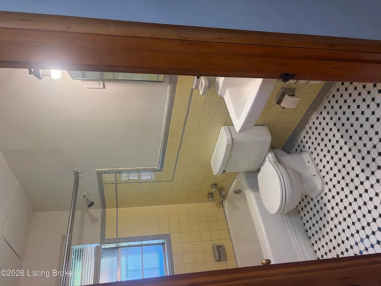 218 W Florence Ave #2 — Photo 9