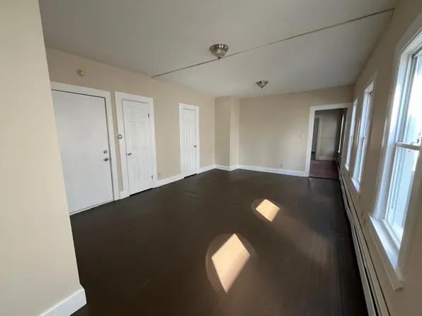 33 Dewey St APT 1S, New Britain, CT 06051
