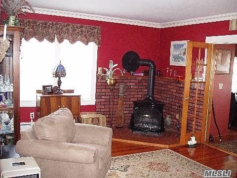 2nd image of 2941 Davis St