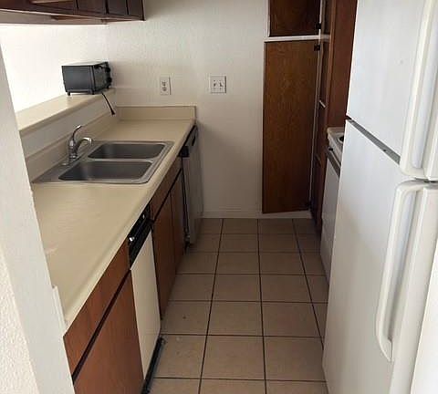 5th image of 2822 S Bartell Dr APT 25