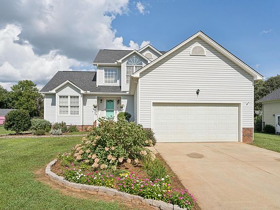 2nd image of 3812 Longmeadow Dr