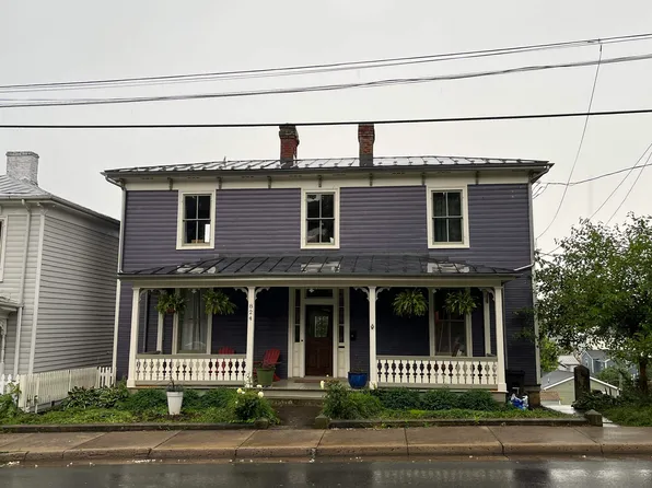 824 W Beverley St, Staunton, VA 24401