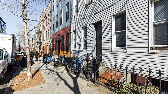 Rented by Nooklyn NYC LLC | media 17