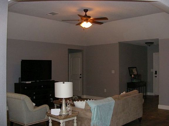 2nd image of 1309 E Pecan Ave