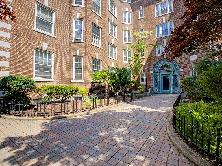 1572 Massachusetts Ave #41 — Photo 2