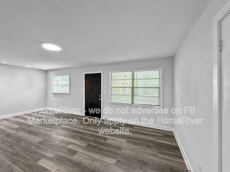 1455 Bethesda St — Photo 2