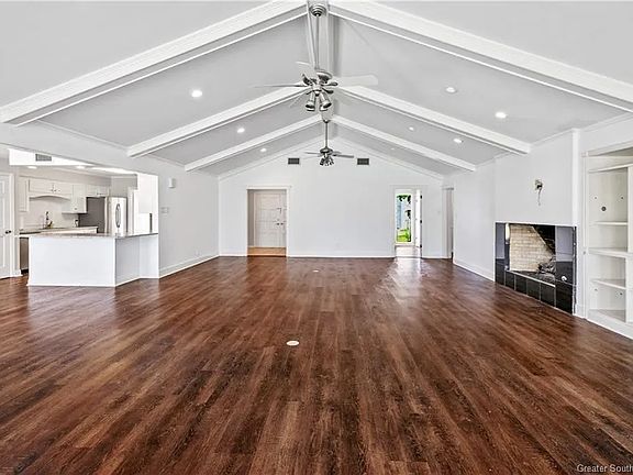 3rd image of 3529 Lake St