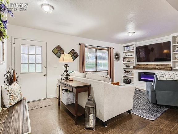 4th image of 4925 Meadowland Blvd