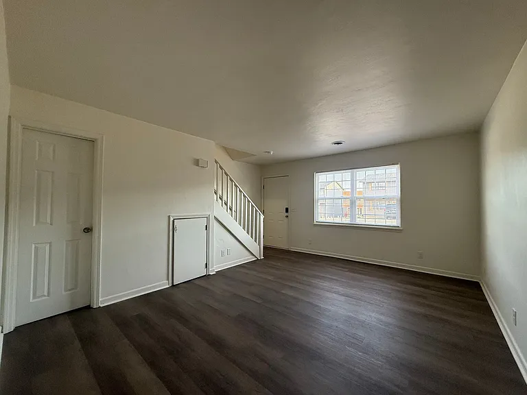 Cypress Townhomes — Photo 8