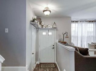 902 Pinnacle Dr, Stafford, VA 22554