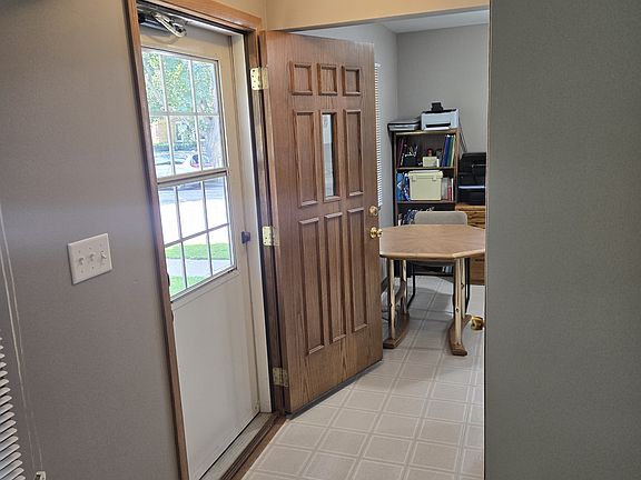 3rd image of 3477 S Kansas Ave