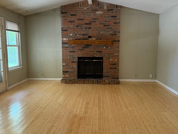 4th image of 8629 Crestview Dr