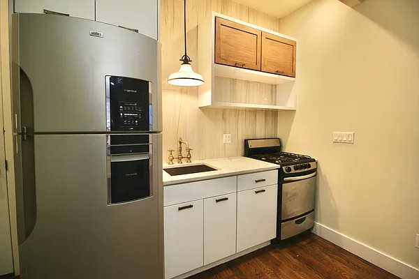Rented by Hagstrom Management Inc | media 10