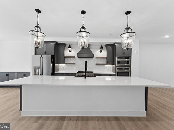 2nd image of 108B Locke St Lot 2019