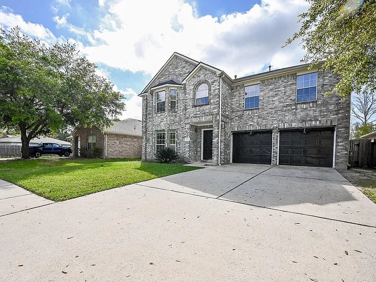2534 Halstead Dr — Photo 6