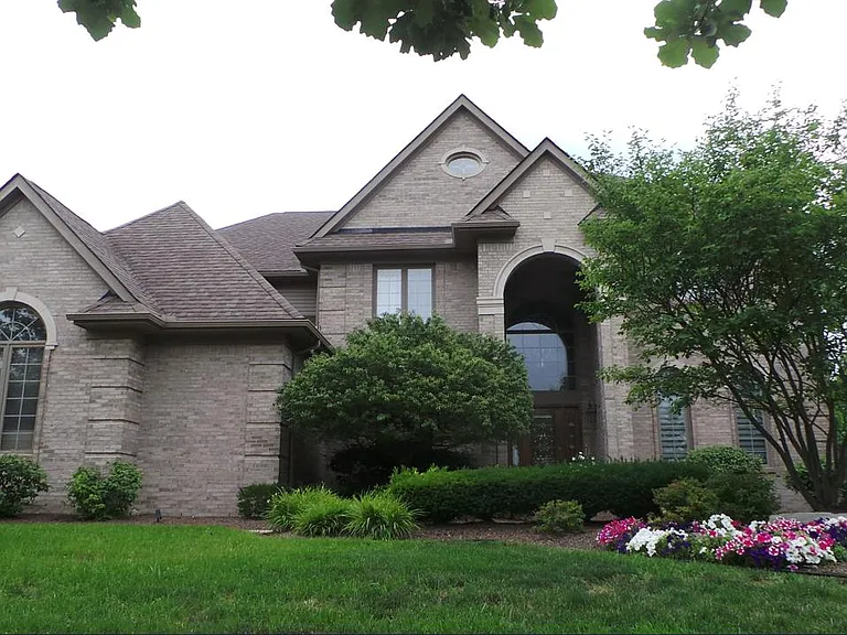 48514 Gladstone Rd — Photo 2