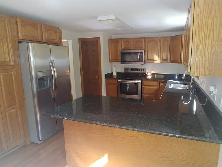 138 Governors Ct — Photo 17