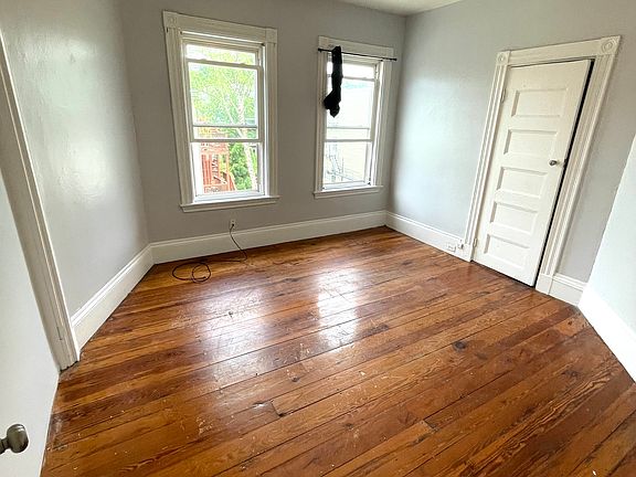 3rd image of 7 Greenmount St #3