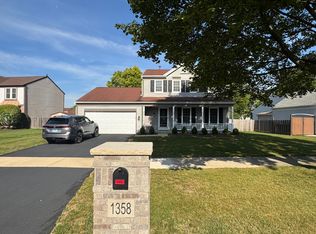 1358 Woodlake Dr, Carol Stream, IL 60188