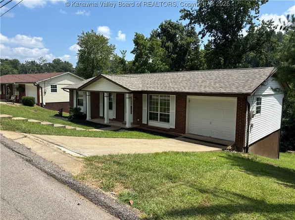1504 Susan Rd, South Charleston, WV 25303