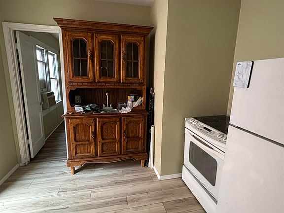4th image of 305 S Richardson Ave