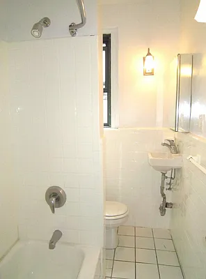 Rented by City Connections Realty | media 20