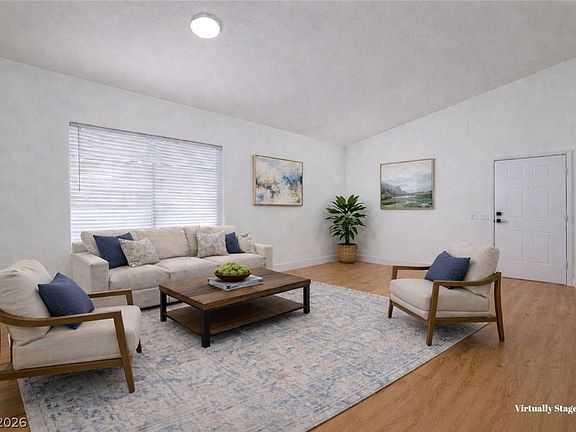 3rd image of 8008 Villa Finestra Dr