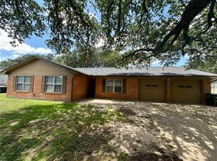 1401 Village Dr, College Station, TX 77840