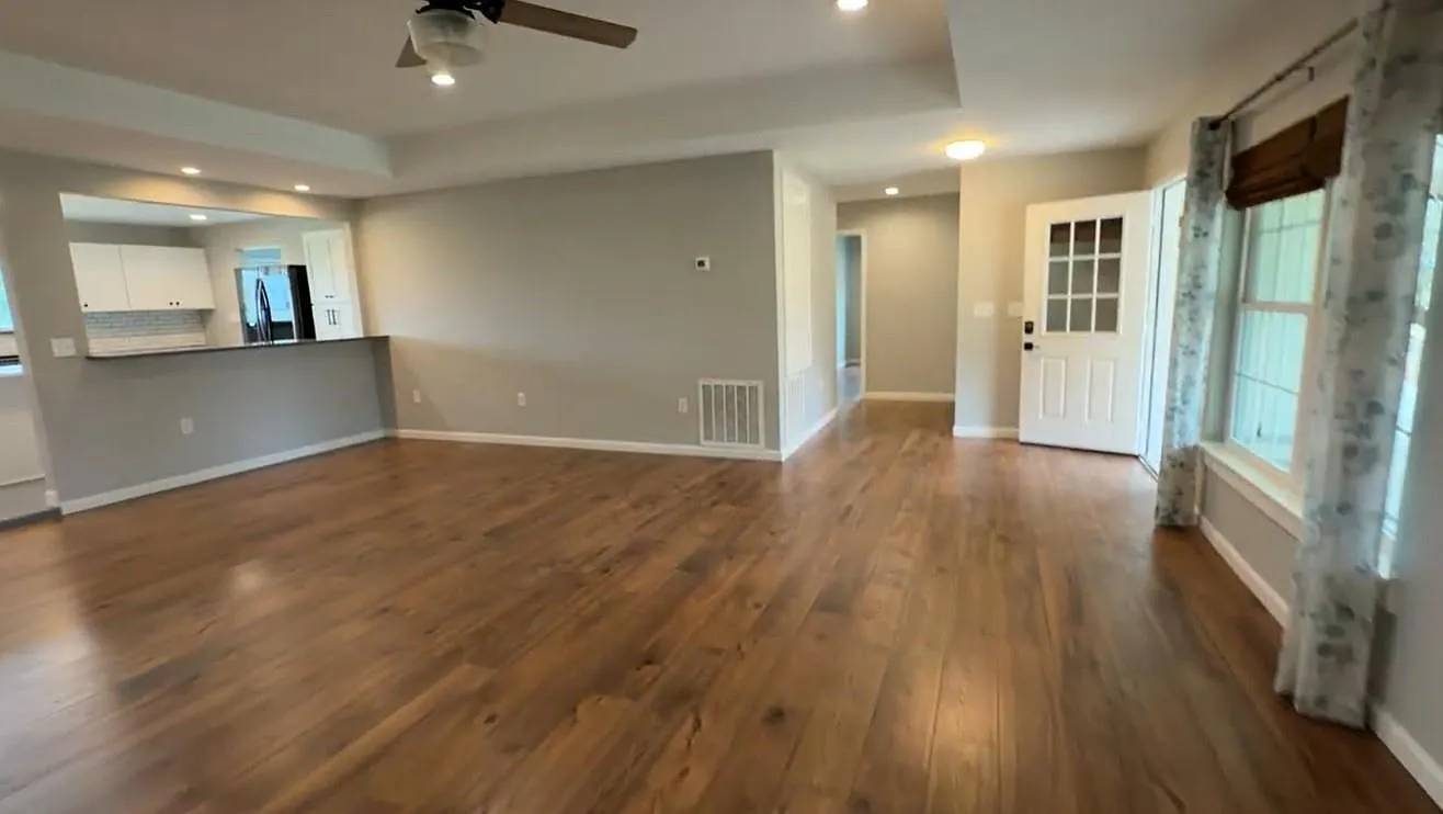 3 bed, 2.5 bath, 2670 sqft, $3,350 — Photo 4