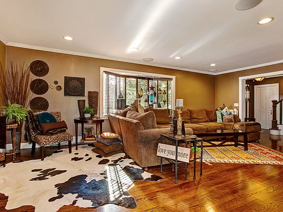 3rd image of 39 Watchogue Ave