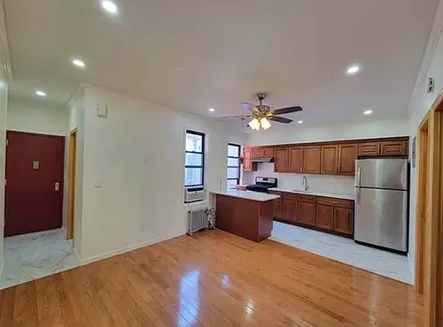 4726 45th St #3R Photo 1